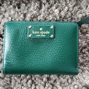 Kate spade small wallet: excellent condition